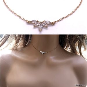 Collier fleur de lotus zirconium blanc plaqué or