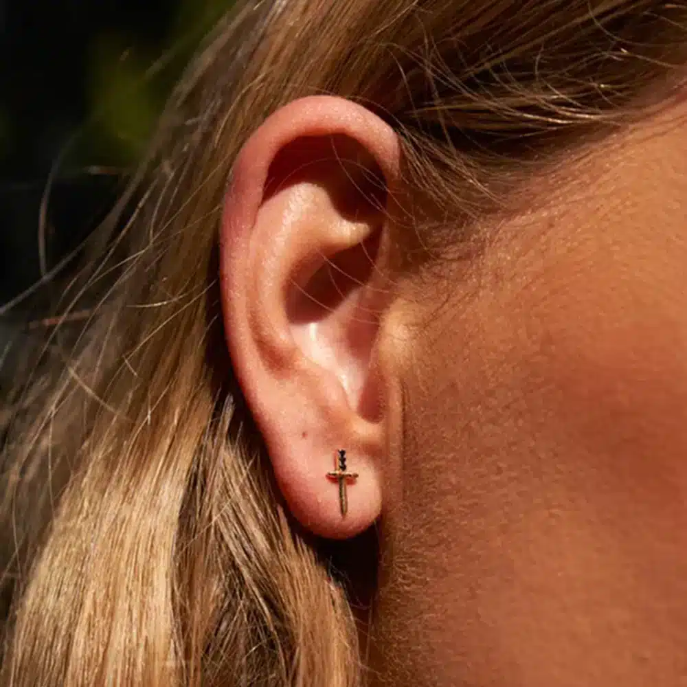 Boucle d’oreille épée plaqué or Zirconium noir – Image 3