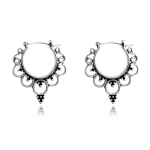 Creoles boheme chic argentées – Boucles d’oreilles ajourées