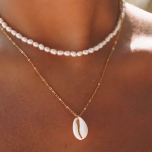 Collier coquillage Femme Acier Doré et Cauri Blanc Fait Main En France