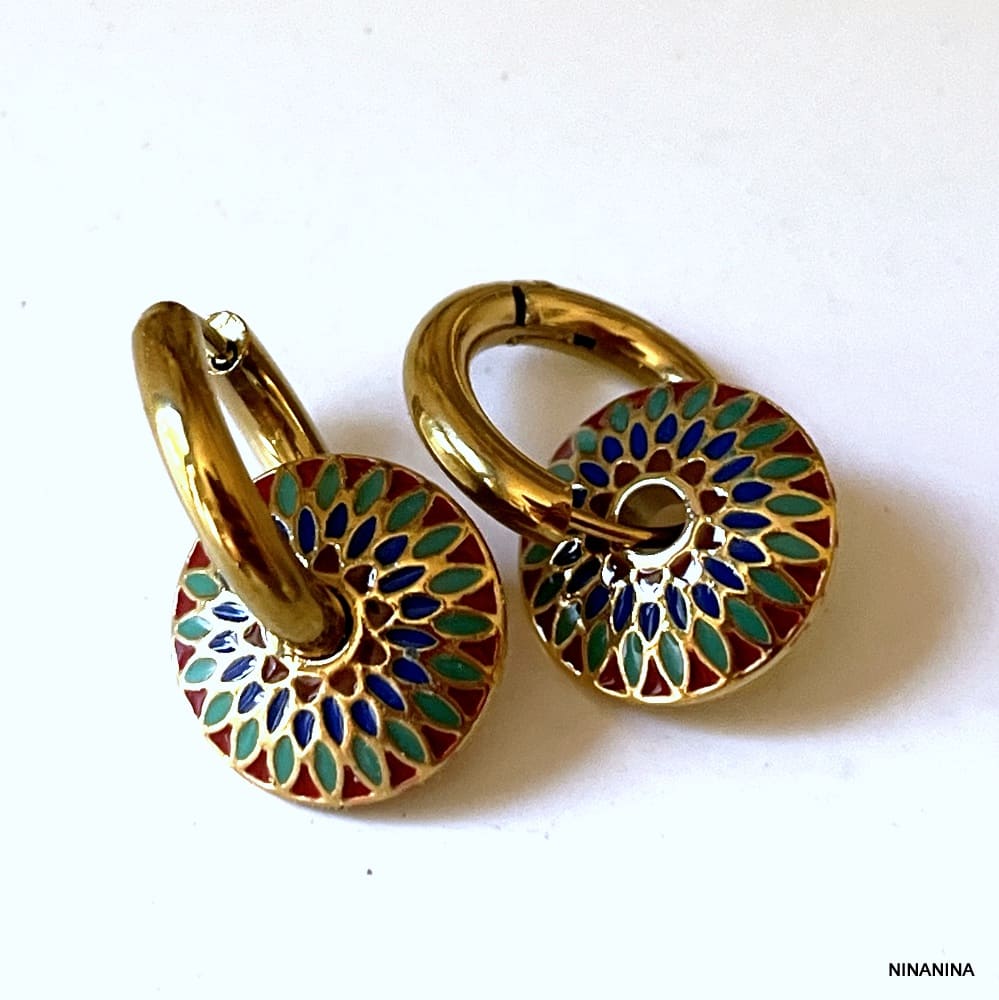Boucles D’Oreilles Émaillées Disques Bleu Vert Rouge Acier Doré – Image 9