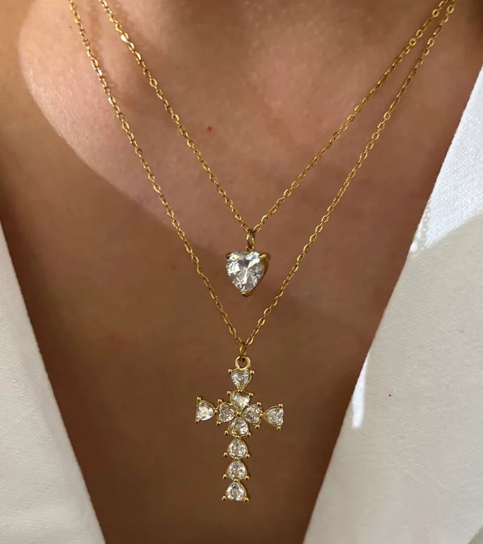 Collier croix doré femme artisanal – pendentif en strass brillants et chaîne fine ajustable – Image 3