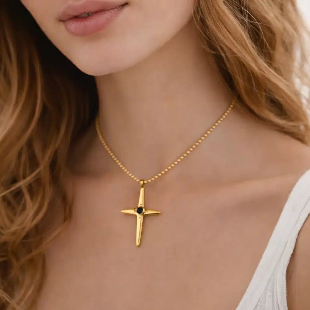 Collier Croix Chrétienne Femme en Acier Doré – Pendentif Moderne avec Pierre Noire et Chaîne Grain de Riz Élégante – Image 6