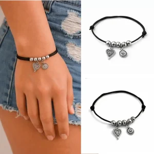 Bracelet Grigri Femme – Cordon Noeud Coulissant Noir et Breloques Argentées Porte-Bonheur