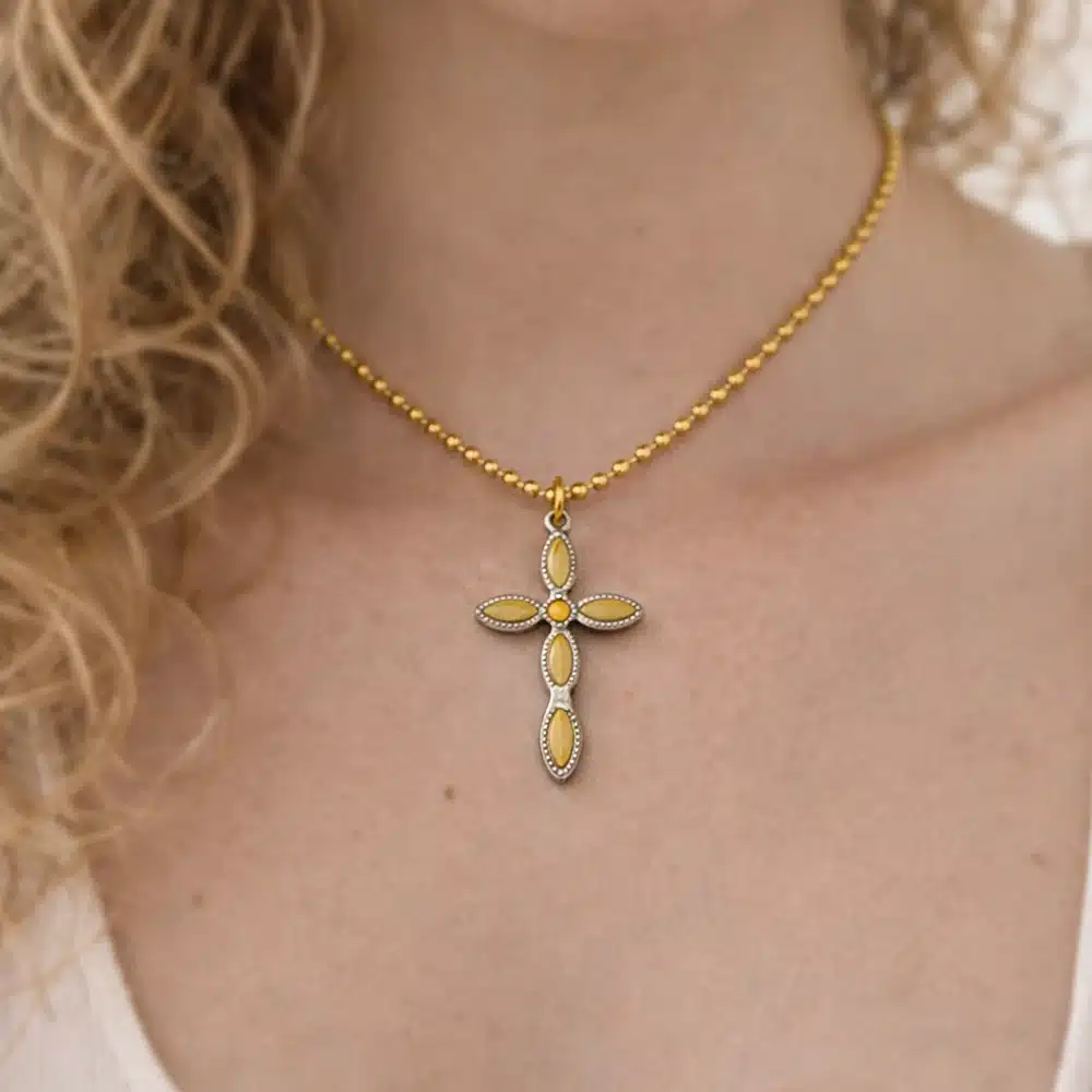 Collier Croix Chrétienne Acier Doré pour Femme – Pendentif Bicolore et Chaîne Maille Originale Grain de Riz – Image 5